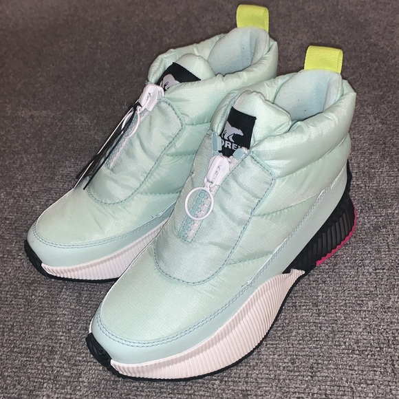 Sorel Boots - Picture 1 of 7